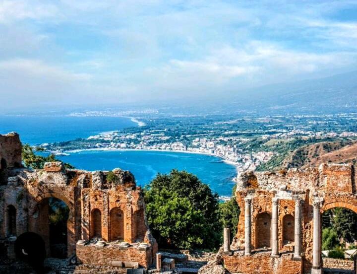 Mungi Bay, Flat With Sea View Roof Top Terrace Giardini-Naxos Buitenkant foto